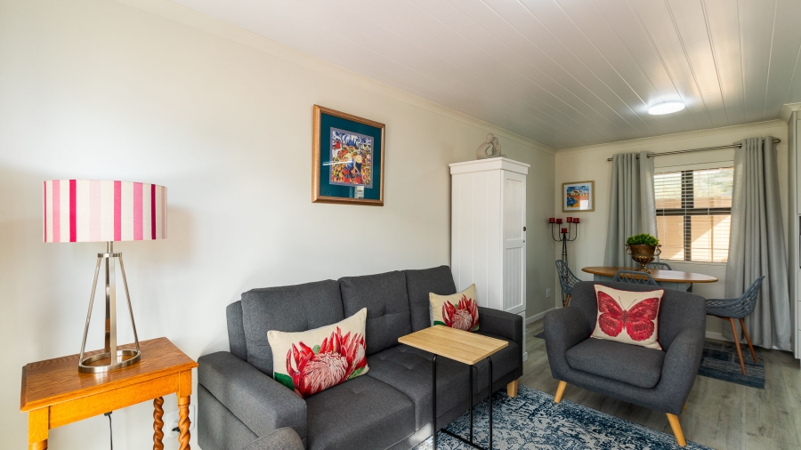 2 Bedroom Property for Sale in Stilbaai Wes Western Cape